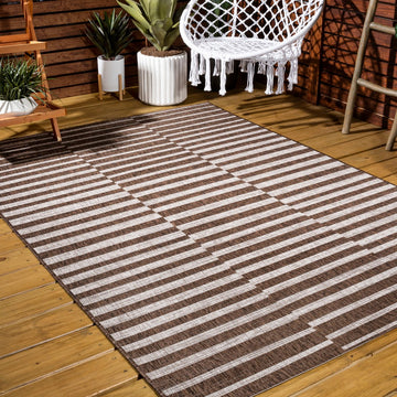 Sukie Modern Offset Stripe Indoor/outdoor Area Rug